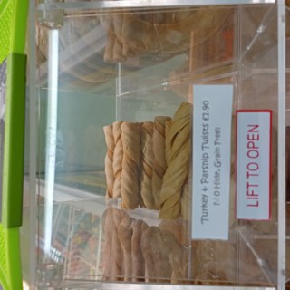 animal-planet-cookridge-1 image for Animal Planet Cookridge,34 Tinshill Rd, Cookridge, Leeds, West Yorkshire, LS16 7DU