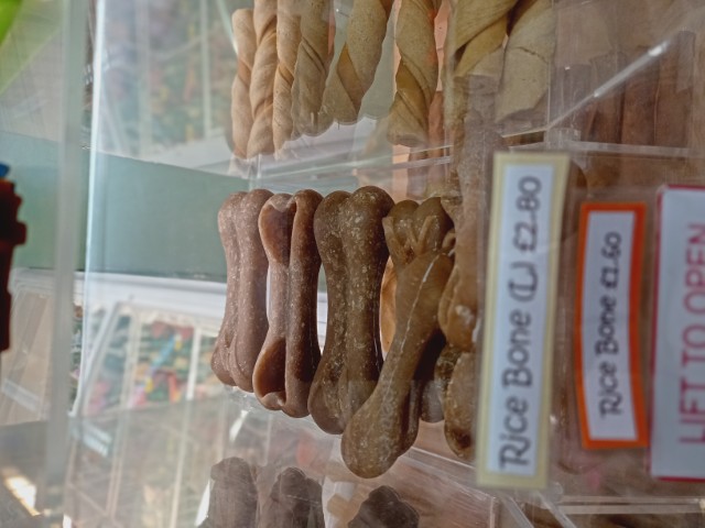 img-20251104-095354-1 image for Animal Planet Cookridge,34 Tinshill Rd, Cookridge, Leeds, West Yorkshire, LS16 7DU